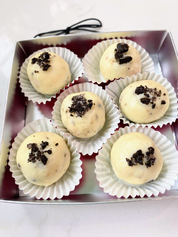 White Chocolate Cookies & Cream Truffles Box of 6