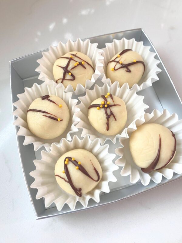 Latte Truffle Box of 6