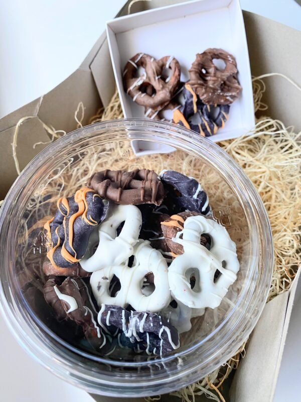 Chocolate Covered Pretzel   (16 oz)